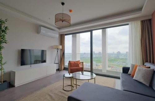 Basaksehir Apartment | Aspen - Modern Design 2BR Apt w/ Parking & Gym