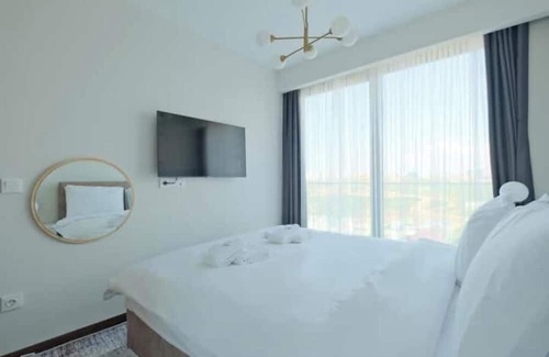 Basaksehir Apartment | Maple - Chic Cozy 1BR Apt w/ Parking & Gym