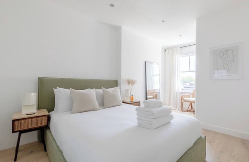 Town Apartment | Sleek Scandi-Inspired 2BD Flat, Fulham