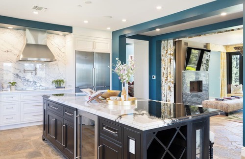 Malibu House | Le Grand Chateau by AvantStay | Stylish Estate w/ Pool, Sauna, & Views