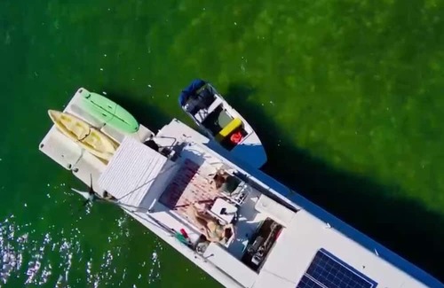 Upper Matecumbe Key Boat Rental | 360 DEGREE WATERVIEW HOUSEBOAT