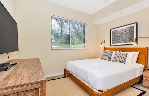 South Miami Apartment | Premium Two Bedroom | Upper Level