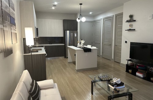 Westside Apartment | Cozy Sophisticated Stay 1Bed 1Bath! MIDTOWN ATL! Pool, Fitness, Coffeehouse +!