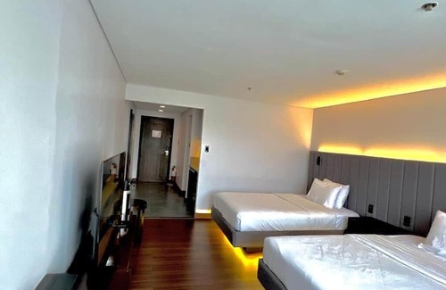 Baguio Apartment | The Forest Lodge at Camp John Hay privately owned unit with parking 371n
