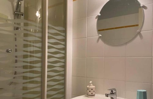 Angoume House | Guest House 'Chambre D'hôtes Edelweiss' with Mountain View, Wi-Fi and Air Conditioning