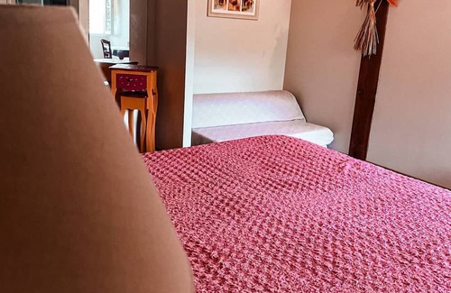 Angoume House | Guest House 'Chambre D'hote Albizia' with Mountain View, Wi-Fi and Air Conditioning