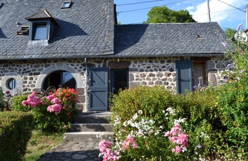 Mandailles-Saint-Julien Cottage | Gite Mandailles-Saint-Julien, 2 bedrooms, 4 persons