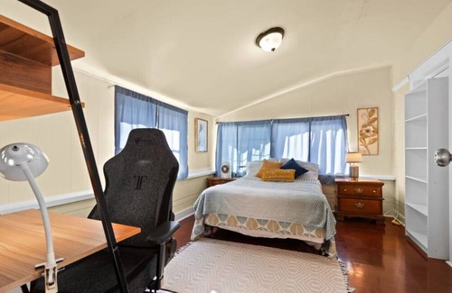 North Berkeley House | Room in Charming House w/ Outdoor Fun
