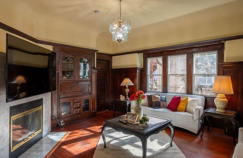 North Berkeley House | Room in Berkeley Bliss w/ Modern Comforts