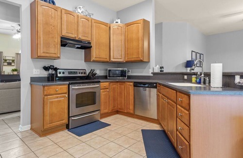 Captain's Cove House | The Hideaway - serene location w/ pool & fitness!