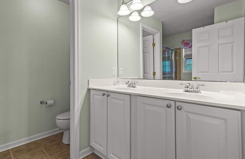 Captain's Cove House | The Hideaway - serene location w/ pool & fitness!