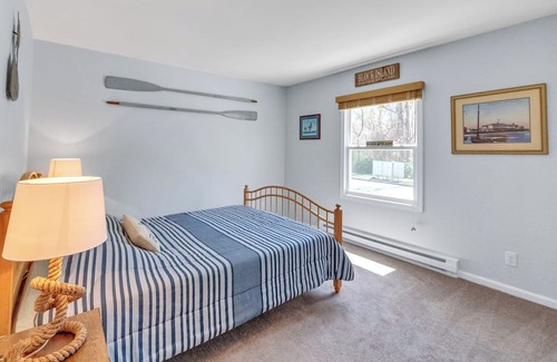 Old Mystic House | Cozy Home near Downtown & Olde Mistick Village