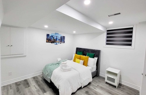 Meadowvale Village Apartment | Feels like Home 15 Minutes From Toronto Pearson Airport. Cozy Apartment To Luv