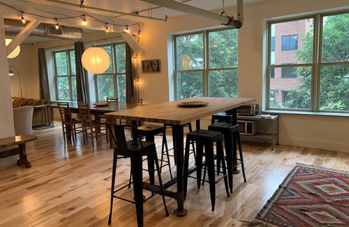 South End Apartment | Awesome Large Open Concept 2 Bedroom Warehouse Loft in Downtown Burlington