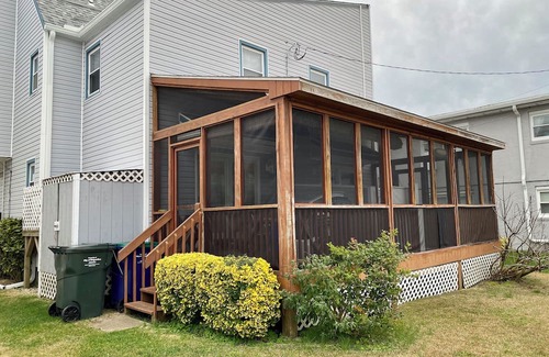 Leeds Point House | A Stone’s Throw to the Beach! Pets considered!