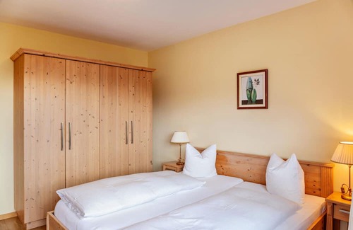 Oberau Apartment | Apartment 'Landhaus Sonnenzauber Zauberwinkel2' with Mountain View, Balcony and Wi-Fi