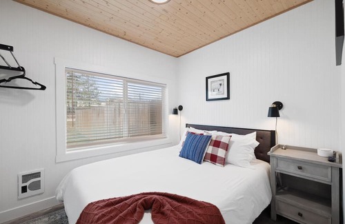 Ponderay House | HOT TUB | Your Basecamp for Exploring North Idaho