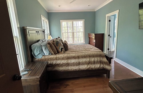 Chaplin Cabin | Luxury in the Country. Chalet Style Cabin on secluded 61 Acres with 3 acre Lake