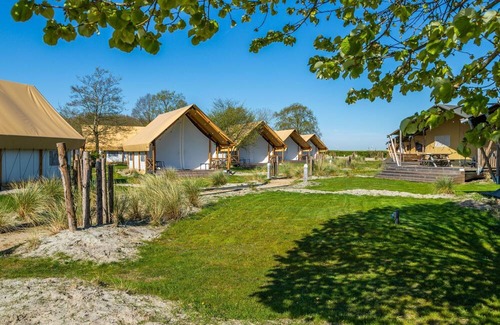 Biddinghuizen House | Cottage 5 by Interhome
