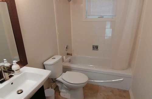 Courtice House | Entire cozy home in Courtice, Ontario