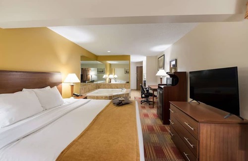 Hebron House | Ideal for I-70 Travelers: Modern Rooms w/ Smart TVs and Great Customer Service