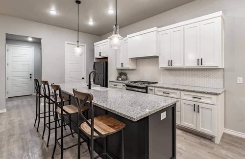 Lubbock House | Modern Uptown - 4BR/2BA - New Construction