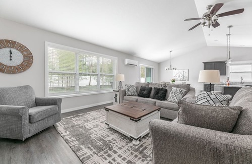 Traverse City House | Brand New Beautiful 3 Bedroom Unit 840