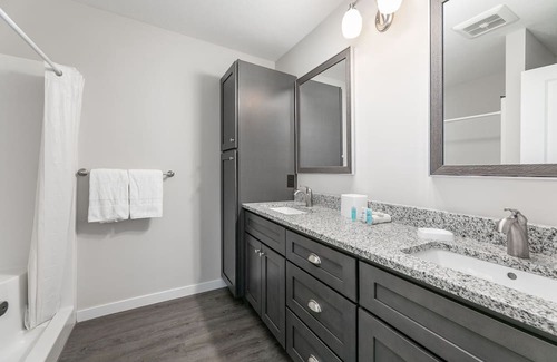 Traverse City House | Brand New Beautiful 3 Bedroom Unit 840