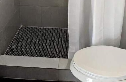 Winslow House | Bigfoot Hideout -Hotel amenities with a social vibe! Yeti #2
