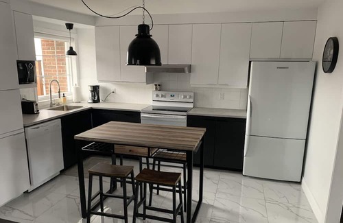 Saint Louis Apartment | Grand Logement sur 2 étages à Sainte-Foy