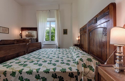 Londa Villa | Villa 'Luxury Apartment Vicino Firenze' with Private Garden, Balcony and Wi-Fi
