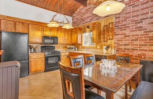 Whispering Forest Cabin | Antelope Views Big Bear~Pool Table~Relaxing Retreat