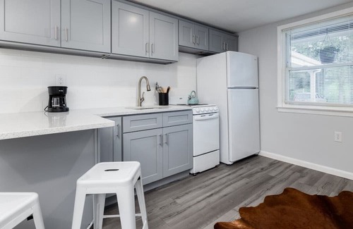 Old Mystic Apartment | The Avery Flat · Near Mystic, Casinos + USCGA