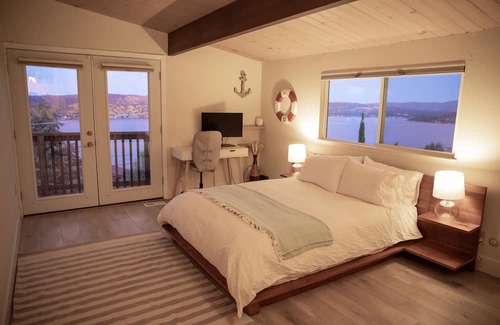 Clear Lake House | Clearlake Riviera Hideaway with a relaxing hot tub