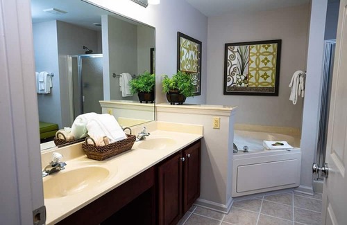 Williamsburg Resort | 2 BD-2 BA Resort @ Williamsburg with family amenities -Suite 1