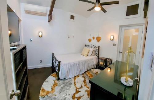 Emerald Hills House | Casita De La Luna - Trailhead adjacent, hiking and cyclist's paradise, Huge View