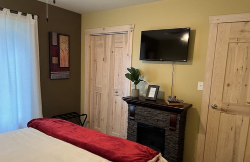 Division No. 4 Cabin | Private cabin with hot tub and gazebo located at beautiful Rock Lake, MB