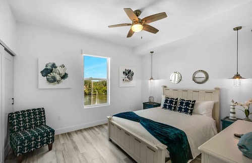 Merritt Island Condo | Waterfront Captains Stateroom