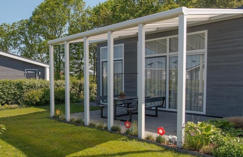 Wemeldinge House | Comfortable home with view of the forest.