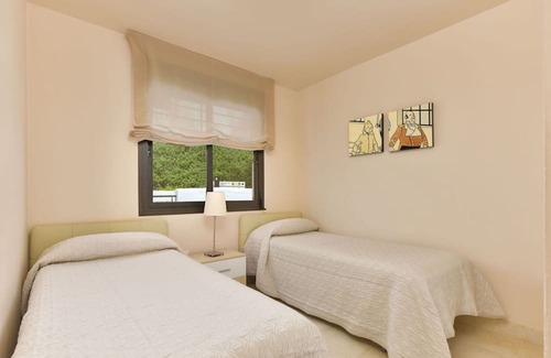 Torrox Costa Apartment | Lovely apartment for 6 people with WIFI, pool, A/C, TV, terrace, pets allowed and parking