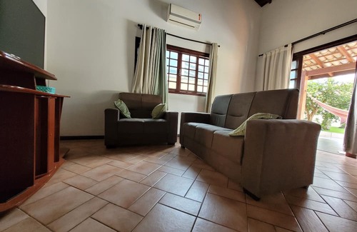 Bairro da Enseada House | Casa na Praia 3 Quartos, Espaço Seguro Para Pets , Piscina e Salão de Jogos