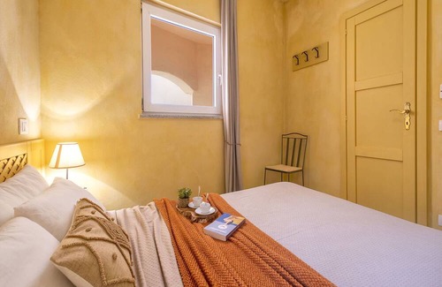 Canneddi Apartment | Cosy apartment for 4 people with WIFI, A/C, TV and terrace