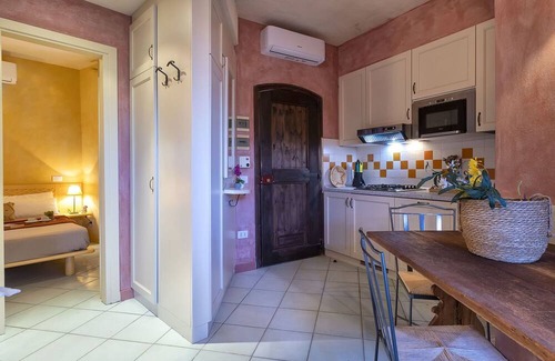 Canneddi Apartment | Cosy apartment for 4 people with WIFI, A/C, TV and terrace