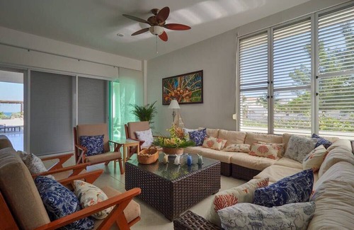 Ixil House | Tranquil Beach Escape, Pool, BBQ, Smart TVs