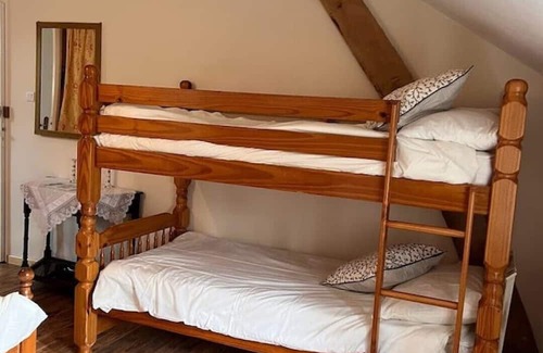 Bersac-sur-Rivalier Bed & Breakfast | Family Room for up to 5