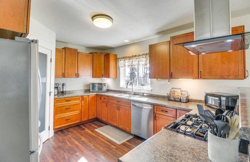 Kalispell House | Bigfork Home w/Fire Pit: Steps to Flathead River!