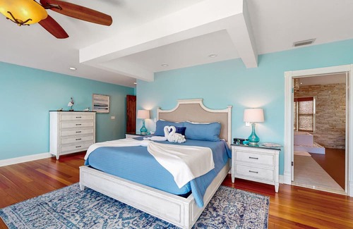 Sugarloaf Key House | Dog-friendly oceanfront house with pool & beach access - short drive to Key West