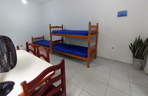 Balneario Mogiano Ski Chalet | Chalé / Kitnet em Praia de Boracéia - 100 Metros do Mar! Para até 4 Pessoas