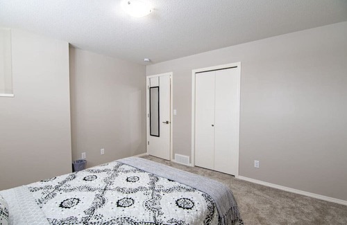 Red Deer House | Rocky Mountain House