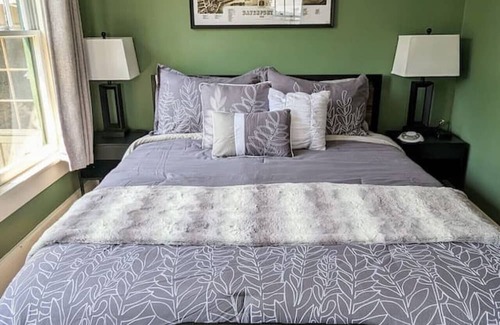 Davenport House | ~Eclectic~Modern Davenport Suite